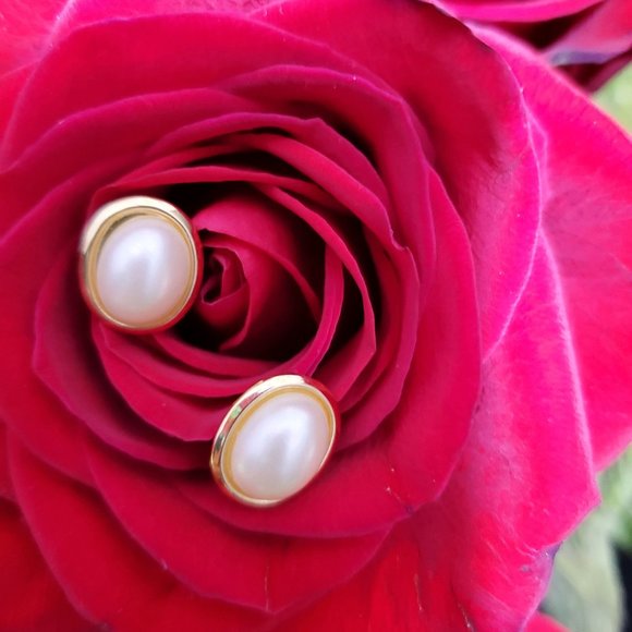 Vintage Faux Pearl Earrings with Gold Tone Trim - Picture 1 of 8